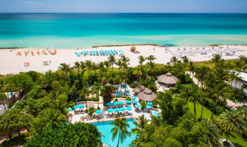 7 Lovely Resorts With White Sand Beaches in the USA
