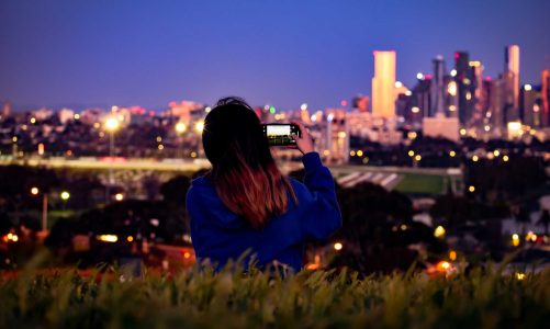 7 Ways to Use Your Mobile Phone in Australia Without Running Up Huge Bills