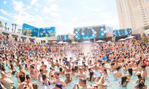 Best Vegas Hotel Pool Parties – 5 Hottest in Sin City