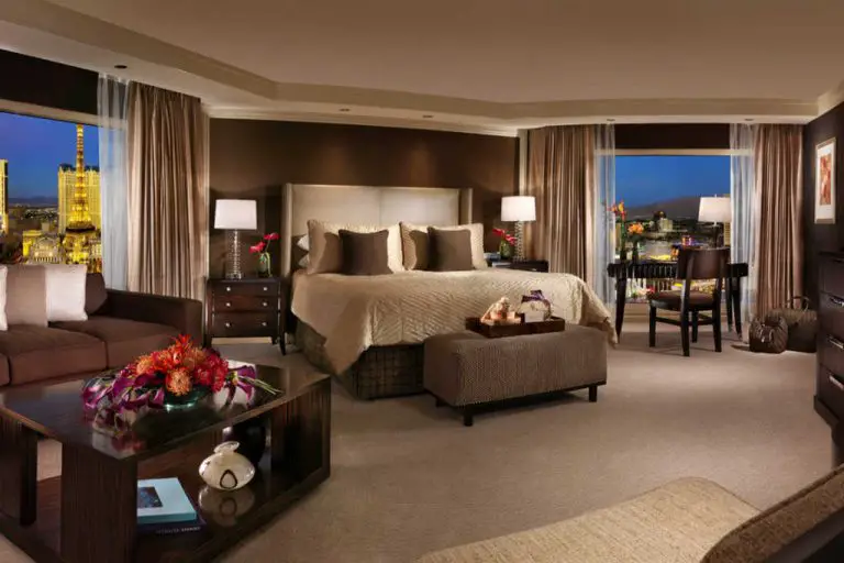 How to Get Free Stuff in Vegas in 2024 It’s on the House!