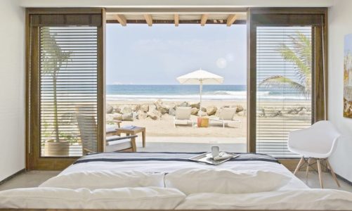 Best Hotel in Zihuatanejo > Coastal Luxury and Pristine Beaches