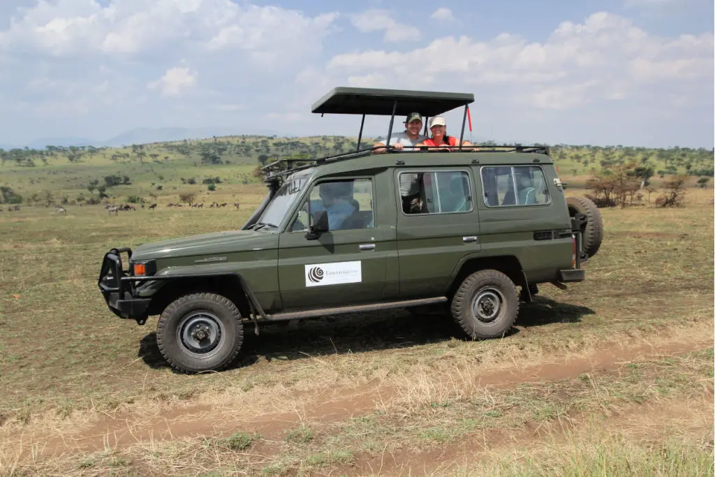 serengeti wildebeest migration best value safari lodge