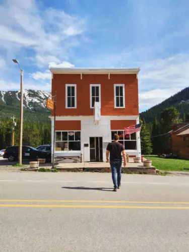 Yellowstone itinerary cooke city general store