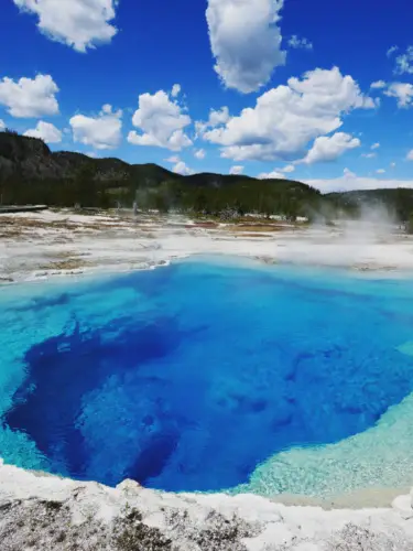 Yellowstone itinerary upper geyser basin sapphire pool deep